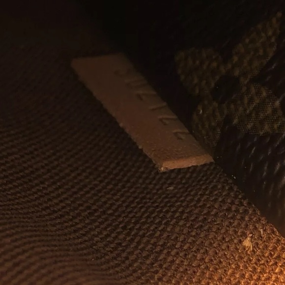 💎✨DISCONTINUED✨💎 TOTALLY MM LOUIS VUITTON - Picture 14 of 15